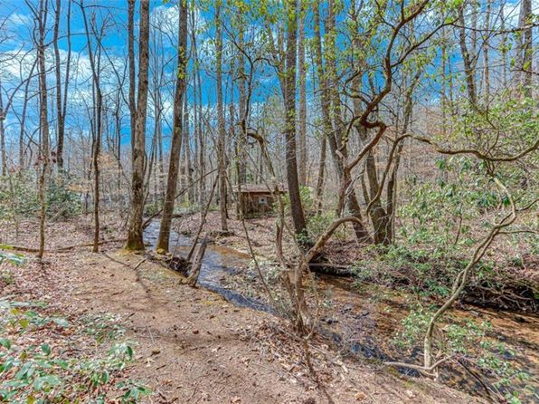 257 Foot Hills Dr, Cleveland, GA 30528