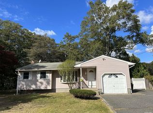 245 Jamaica Ave, Medford, NY 11763
