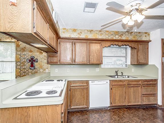 5th image of 2314 Walnut Ct