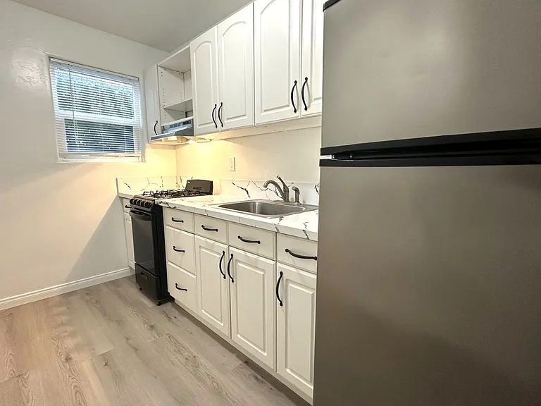 4460 Mississippi St #10 — Photo 2
