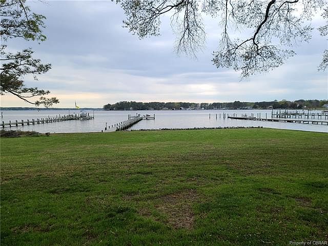 2nd image of 14 Bayside Ln