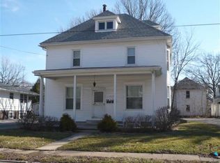 1415 10th St, Charleston, IL 61920