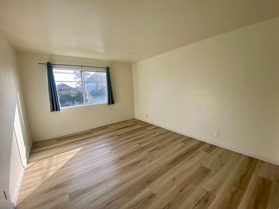 Master Bedroom. Upper Floor View. Bright.