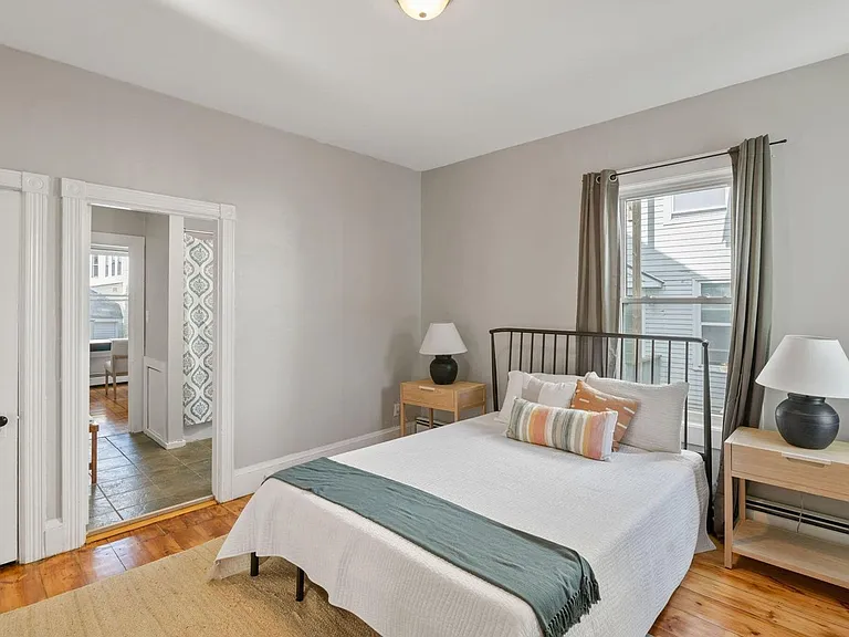 109 Woodford St — Photo 9