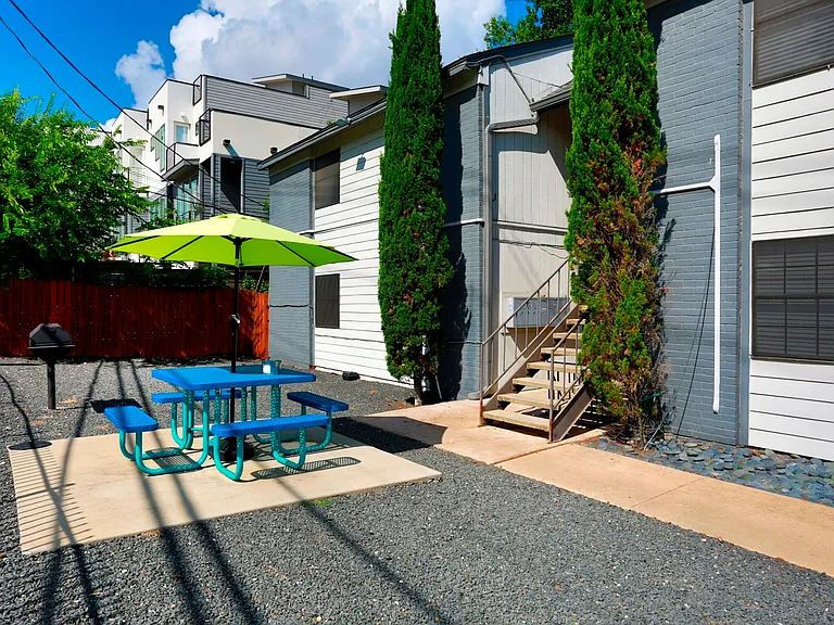 Tambaleo Apartments — Photo 16