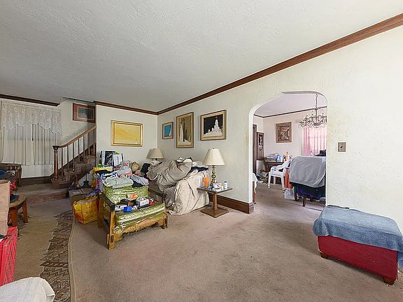 4th image of 118-11 222nd St