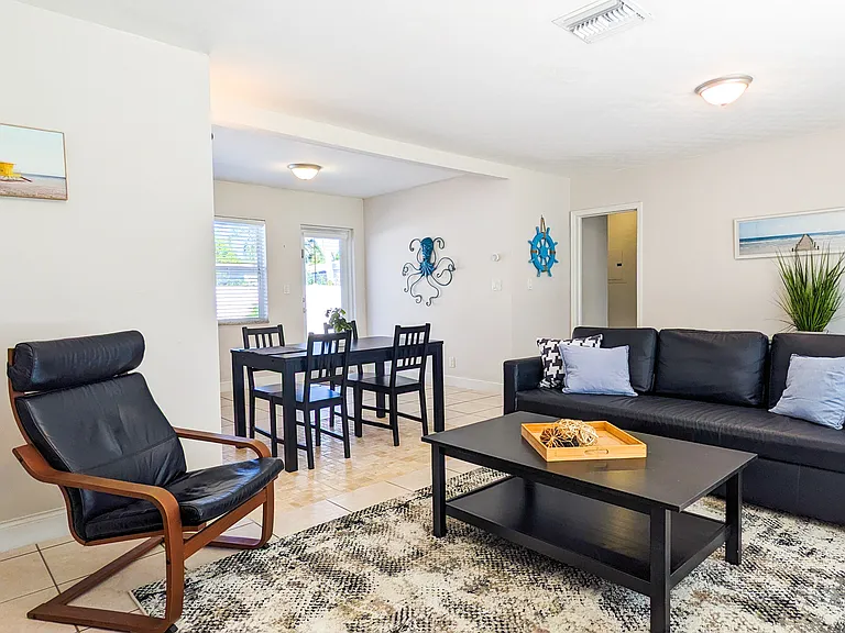 2665 SE 2nd Ct — Photo 8