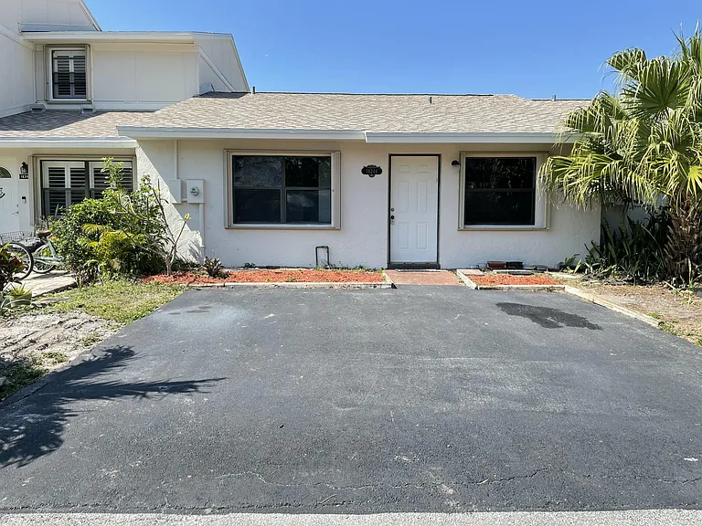 16344 Country Lake Cir — Photo 1