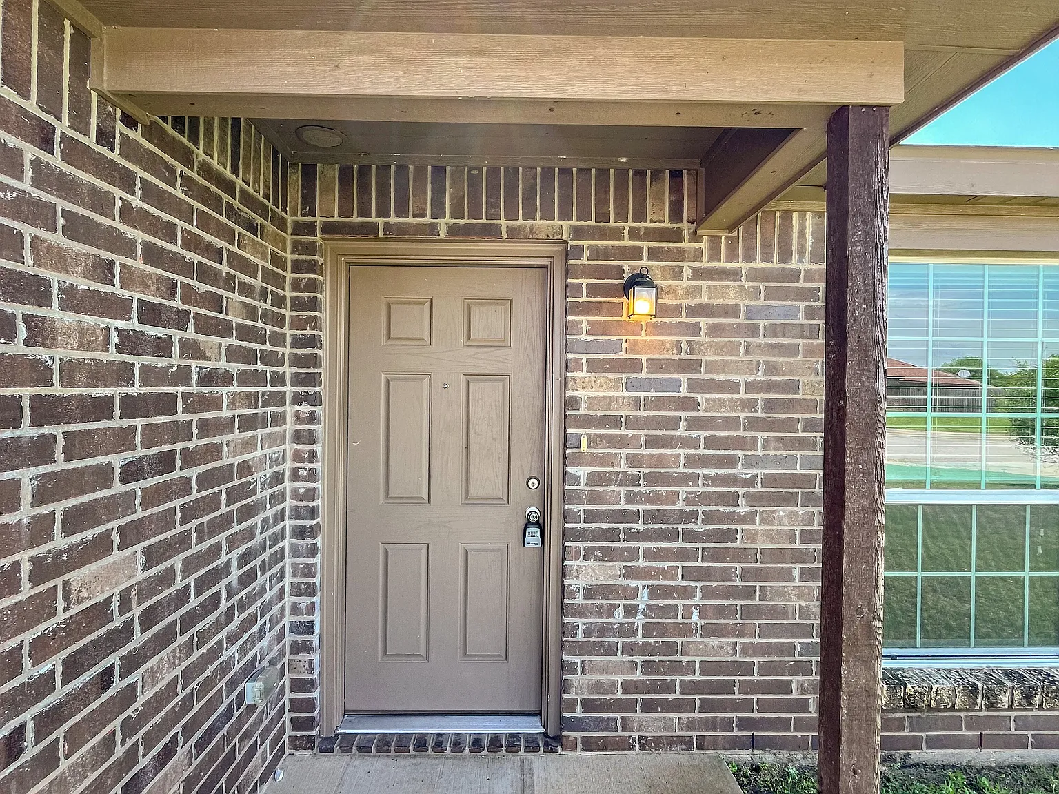 3 bed, 1135 sqft, $1,145 — Photo 2