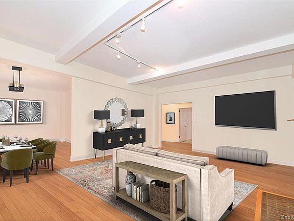 3rd image of 160 MIDDLE NECK RD #2-G