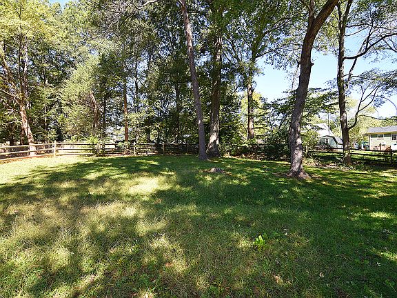 5th image of 9401 Central Dr