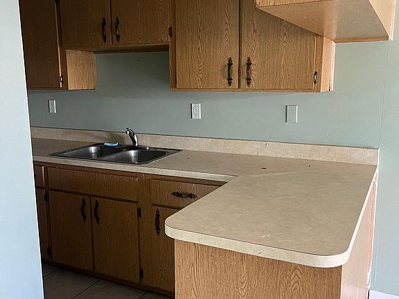 5th image of 4502 S Manhattan Ave APT 2