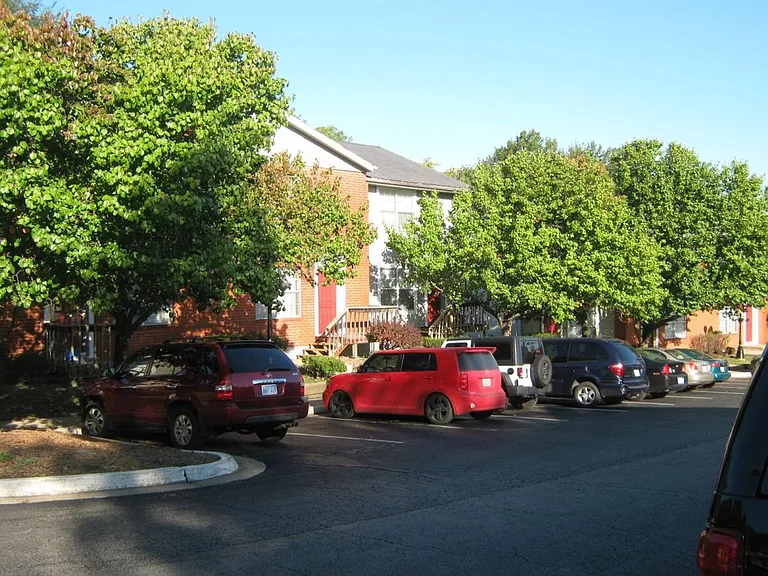 Devling Place Apartments — Photo 16