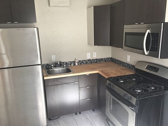 4th image of 703 Columbia Ave