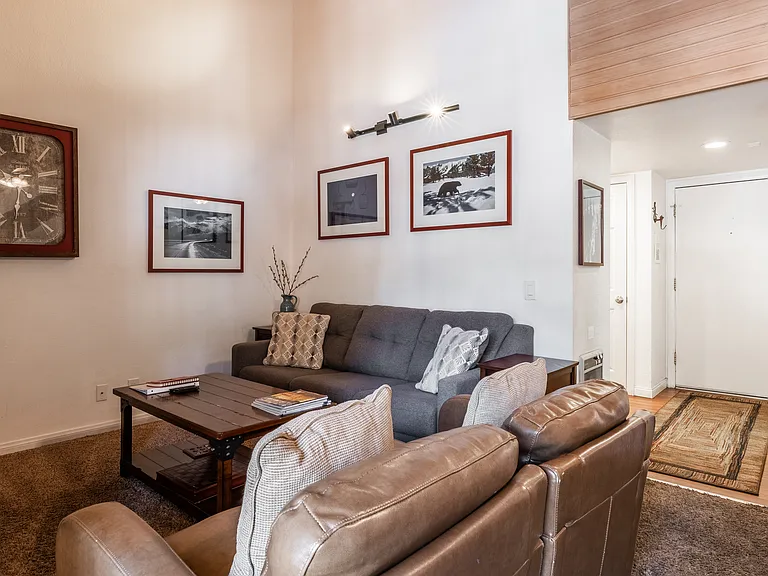 2289 Sierra Nevada Rd #K11 — Photo 6