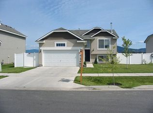 7400 N Courcelles Pkwy, Coeur D Alene, ID 83815