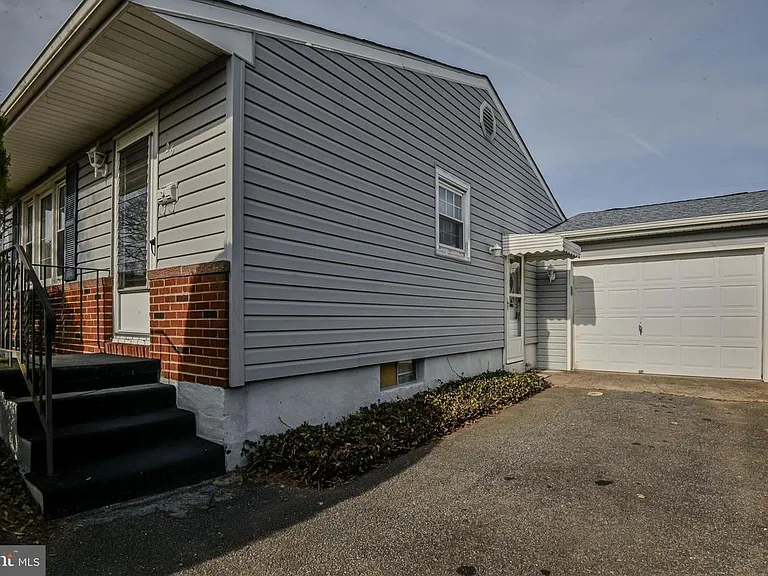 25 Charring Ln — Photo 13