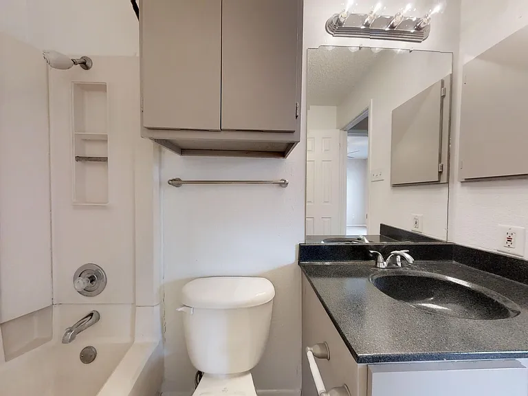 Willow Hill Apartments — Photo 45