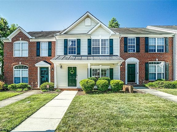 2nd image of 6721 N Grand Brook Cir