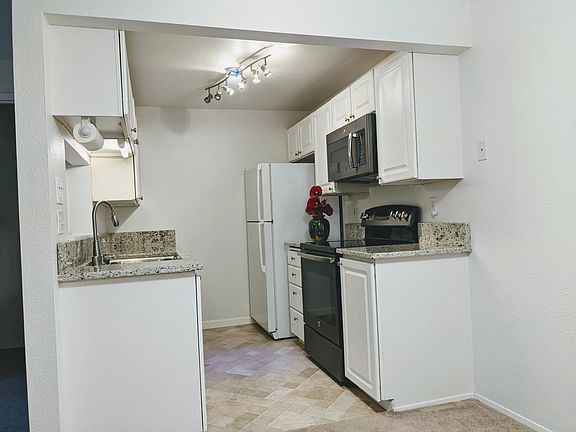 2nd image of 14200 NE 171st St Unit F106