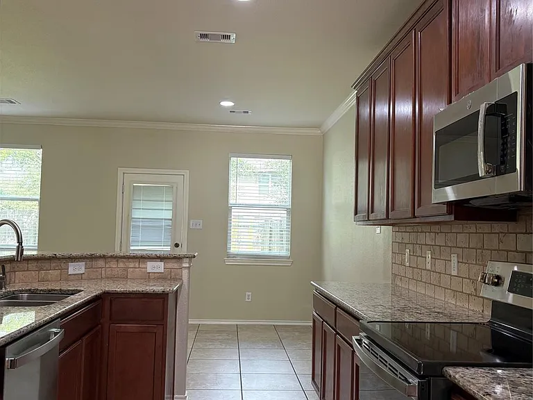 24514 Haywards Crossing Ln — Photo 8