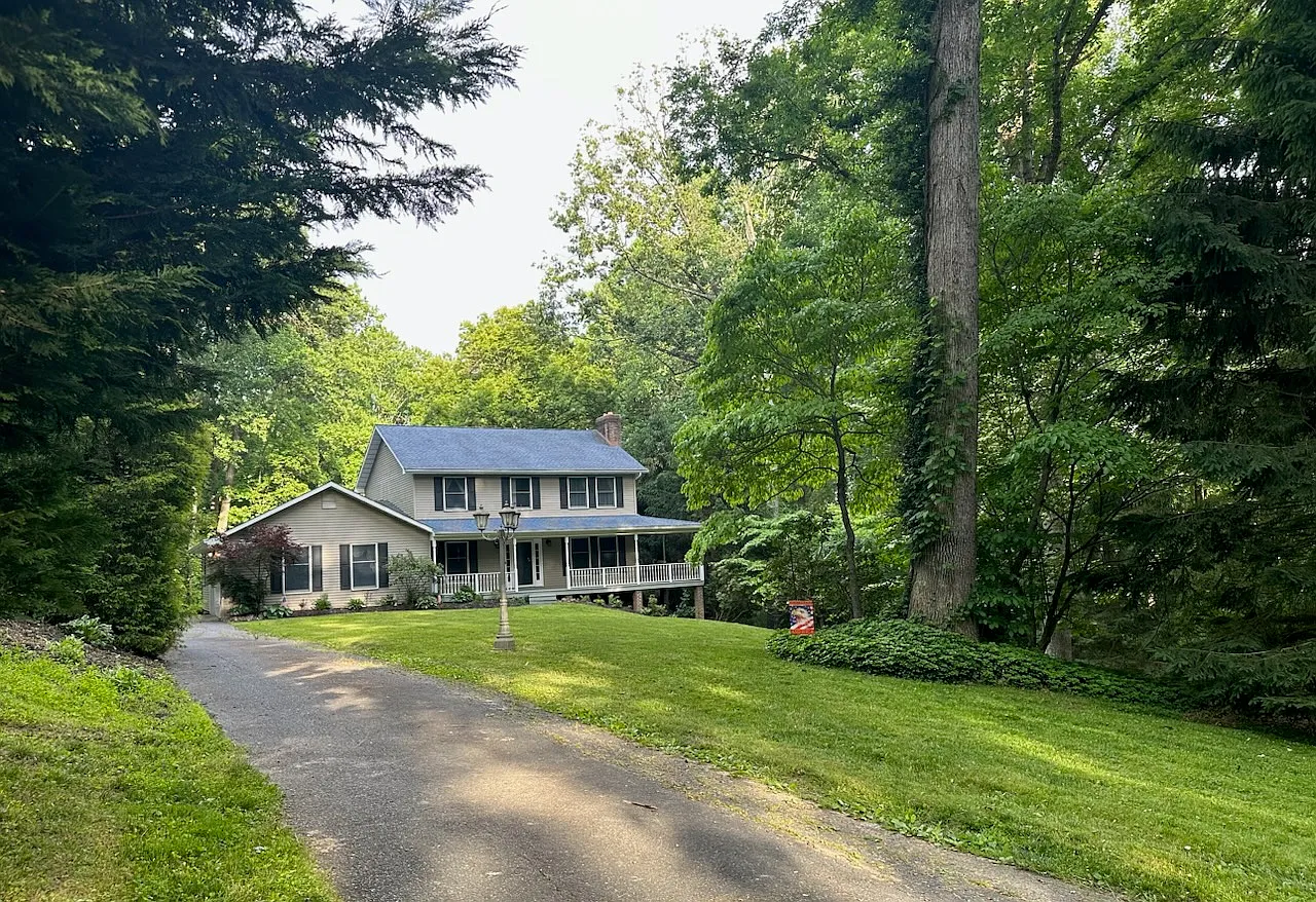 4 bed, 2.5 bath, 3000 sqft, $3,700 — Photo 2