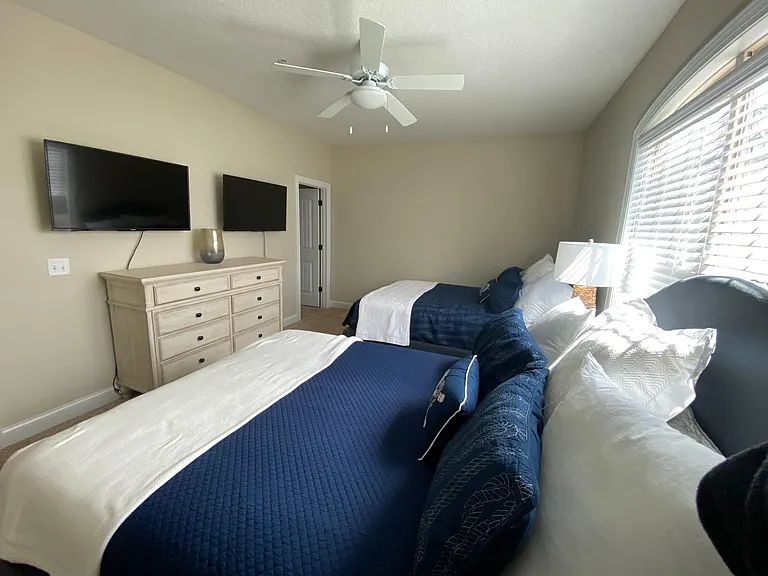 801 Mariners Cir — Photo 18