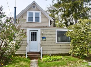 4 1st St, Wareham, MA 02571