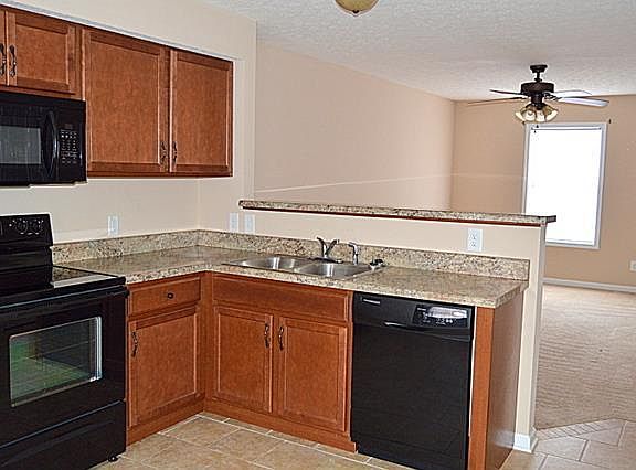 4th image of 689 Oliver Loop APT A