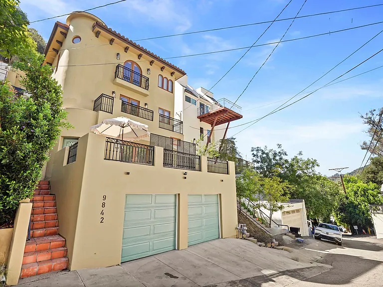 9842 Portola Dr — Photo 4