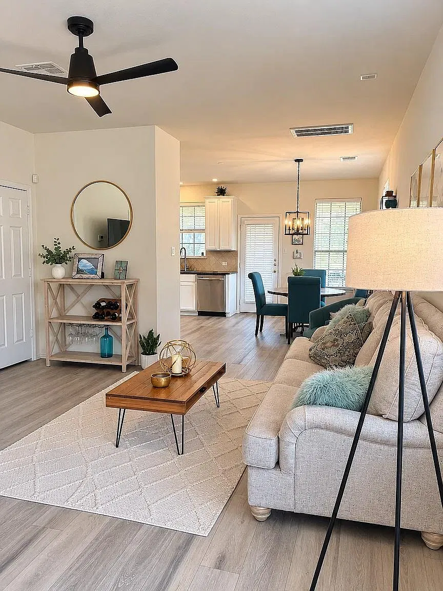 2 bed, 2.5 bath, 1334 sqft, $2,500 — Photo 3