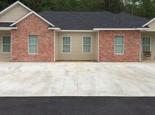1673 Bilbo St #B, Deridder, LA 70634