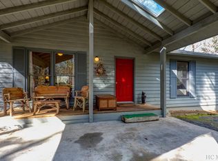 78 Chestnut Ct, Sapphire, NC 28774