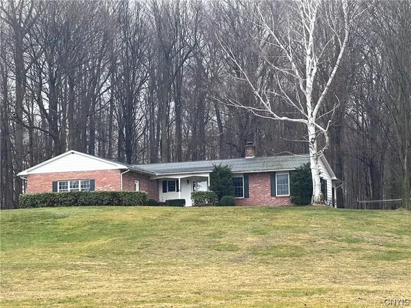 5700 Fikes Rd, Memphis, NY 13112