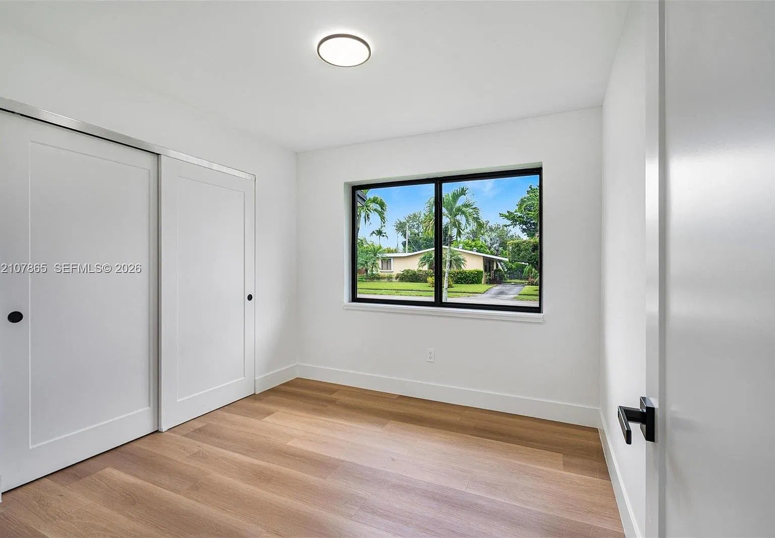 Discover this beautifully updated 4-bedroom, 3-bath home in a convenient Miami location — Photo 3