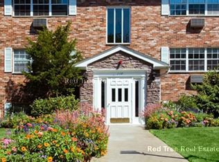 130 Edgemere Rd APT 11, Boston, MA 02132