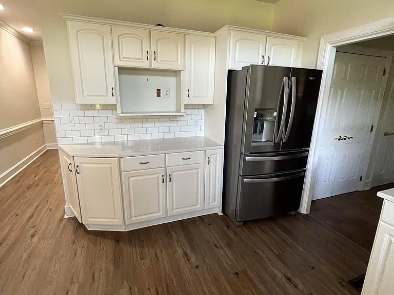 1021 Woodland Forest Dr — Photo 2