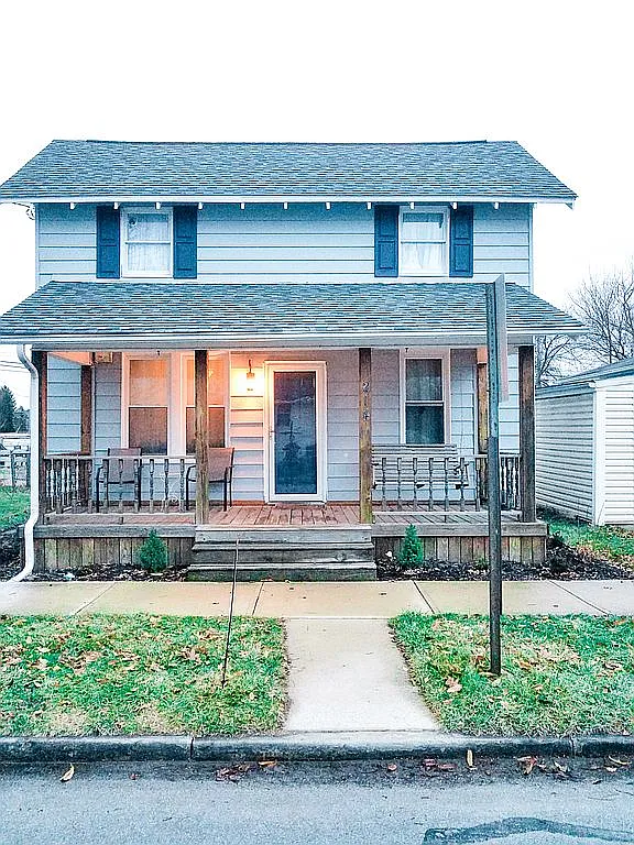 214 N Elm St photo 1