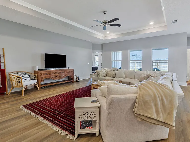 6352 Forest Bay Ave — Photo 8