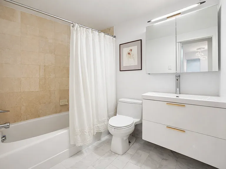 300 Albany St #6O — Photo 4