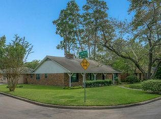 220 Lakeview Dr, Conroe, TX 77301