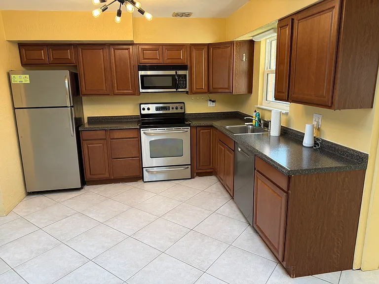 140 Sanchez Ave — Photo 10