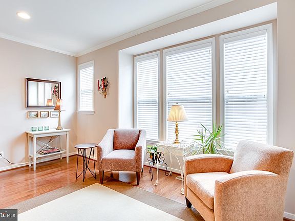 Living Room 4