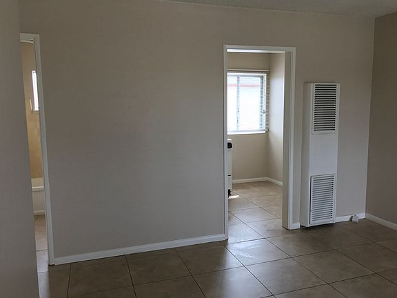 3rd image of 4210 Haines St #4
