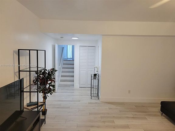 4th image of 1422 NW 126th Way #1