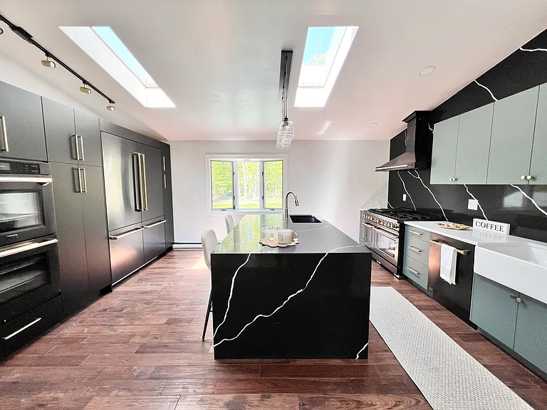 12 Haring Dr — Photo 3