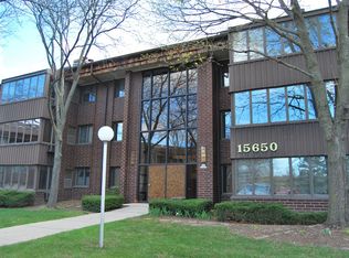 N85W15650 Ridge Rd, Menomonee Falls, WI 53051