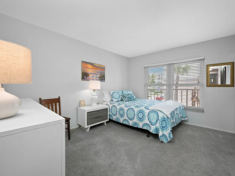 121 Island Way #323 — Photo 32