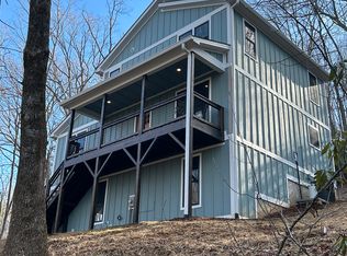 25 Jennifer Dr, Hendersonville, NC 28791