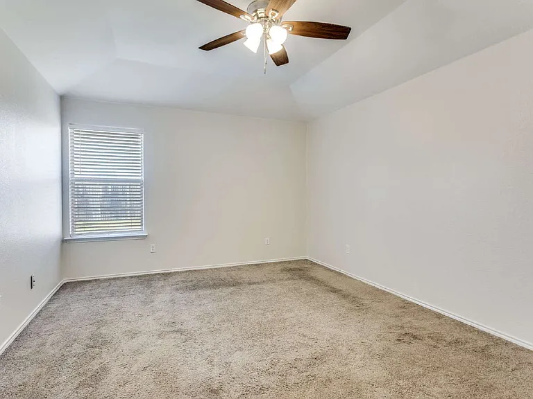 9224 Marilyn Dr — Photo 6